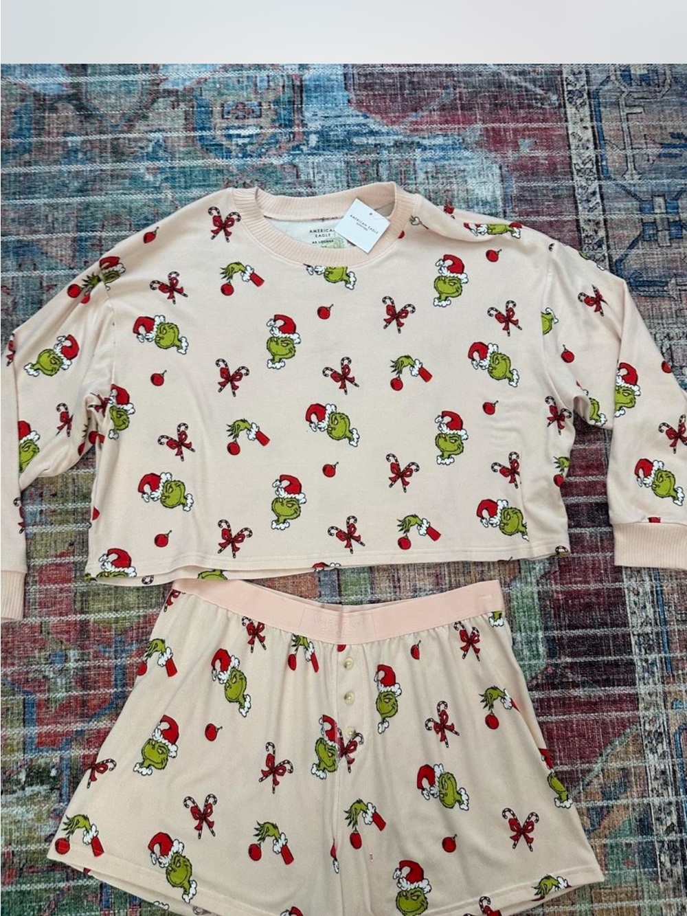 Brand New American eagle Pink Grinch Holiday Pajama Short/shirt set - size large